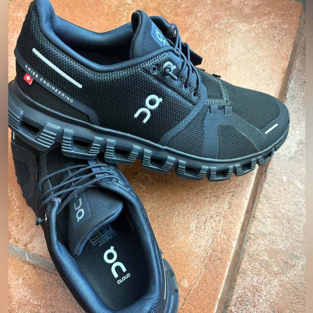On Running Cloud 6 - Women’s NWOT